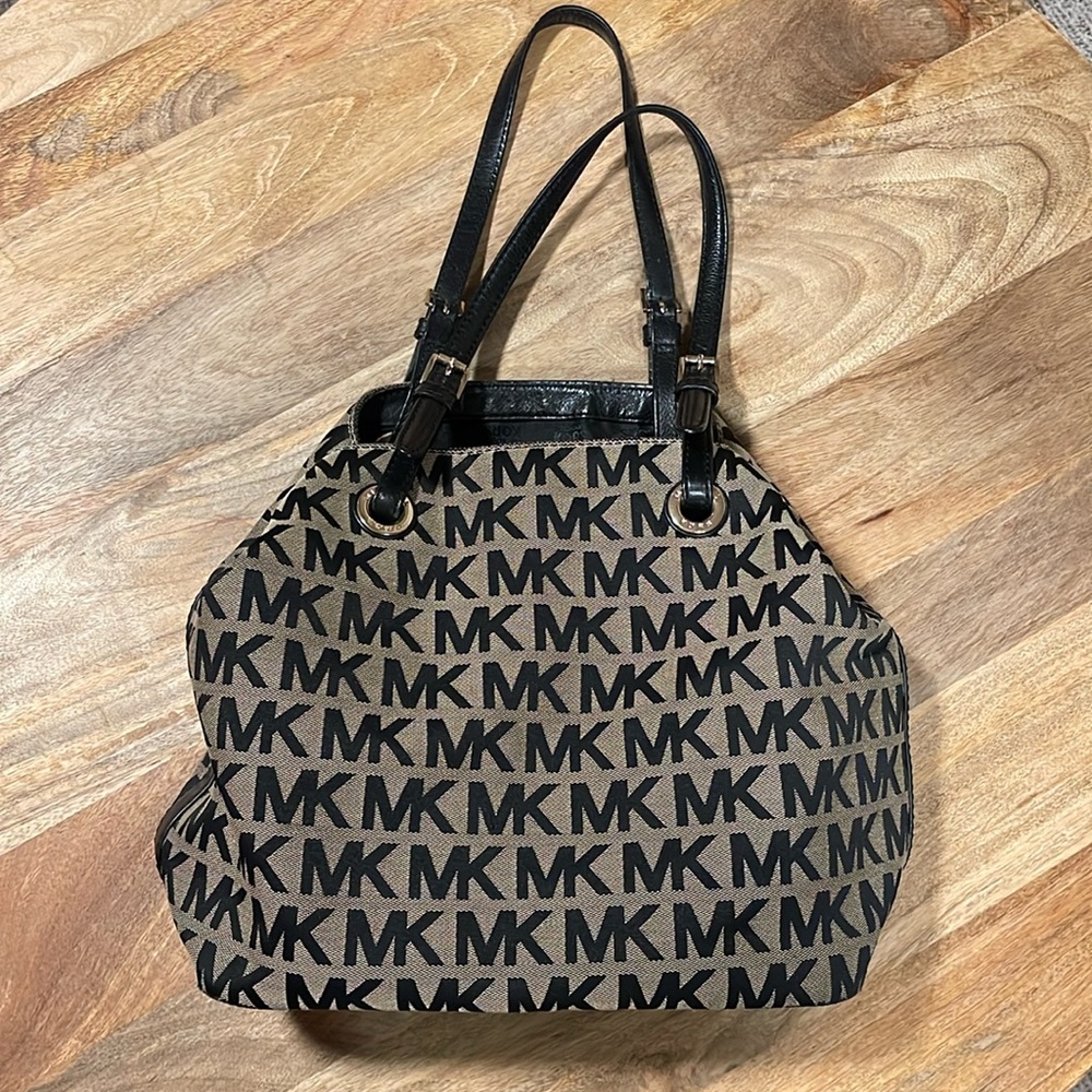 Michael Kors purse